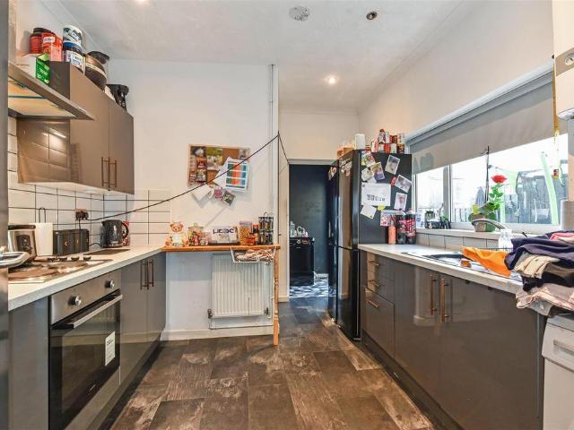 Marine Street, Ebbw Vale NP23 4 bed terraced house to rent £875 pcm £202 pw