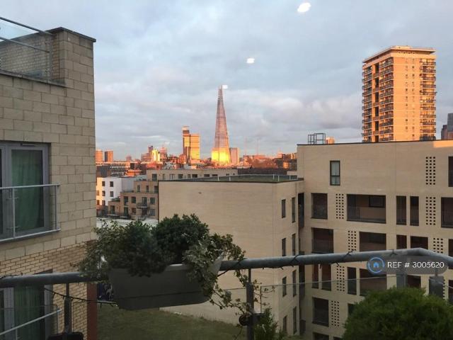 Marine Street, London, SE16 2 bed flat to rent £2,650 pcm £612 pw