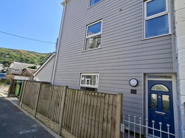 Marine Parade, Barmouth LL42, 3 bed end terrace house to rent, £950 pcm | PrimeLocation