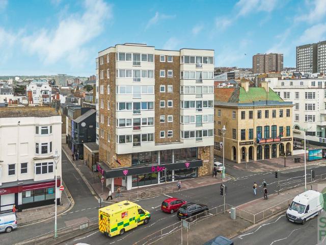 Marine Parade, Brighton BN2, 2 bed flat to rent, £1,850 pcm | PrimeLocation