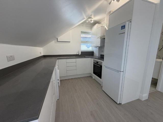 Marine Parade West, Clacton on Sea, CO15 1 bed flat to rent £875 pcm £202 pw