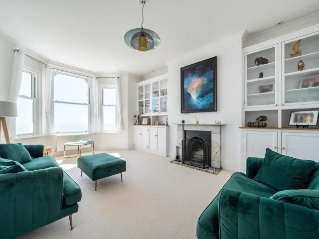 Marine Parade, West Sussex BN11 3 bed flat to rent £2,200 pcm £508 pw