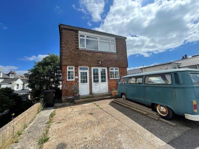 Marine Road, Pevensey Bay BN24, 2 bed maisonette to rent, £1,200 pcm | PrimeLocation