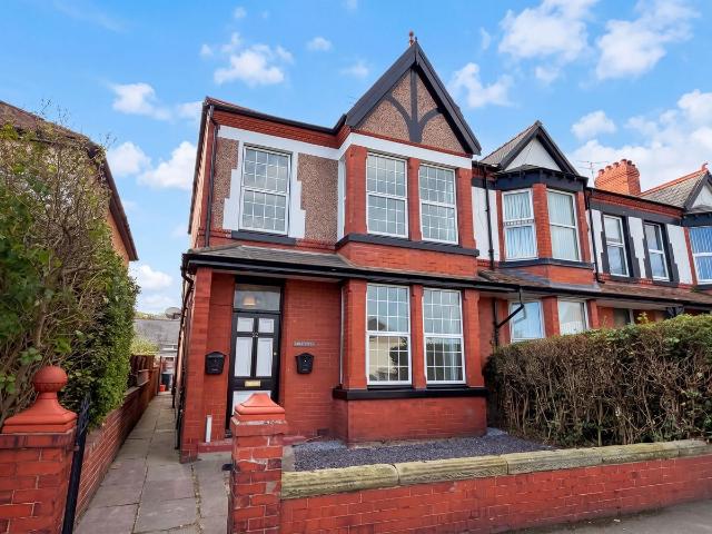 Marine Road, Prestatyn LL19, 2 bed flat to rent, £950 pcm | PrimeLocation