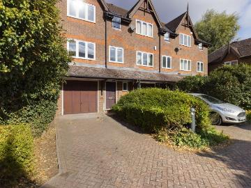 Mariners Way, Cambridge, Cambridgeshire 3 bed townhouse to rent £2,650 pcm £612 pw
