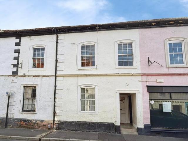 Maristow Street, Westbury 3 bed maisonette to rent £1,250 pcm £288 pw