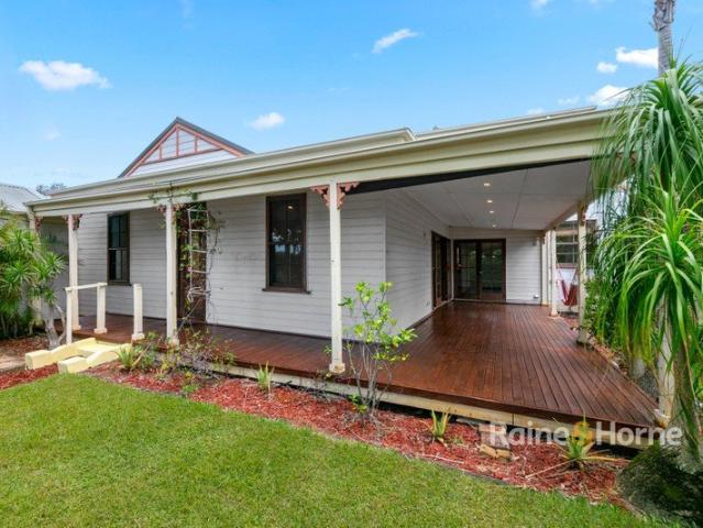 Maritana: Character filled family home close to town centre and Woy Woy station