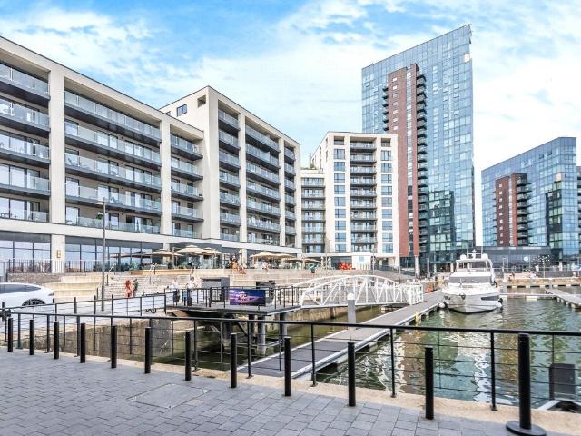 Maritime Walk, Ocean Village, Southampton SO14, 2 bed flat to rent, £1,750 pcm | PrimeLocation