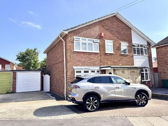 Mark Close, Bexleyheath DA7, 3 bed semi detached house to rent, £2,000 pcm | PrimeLocation
