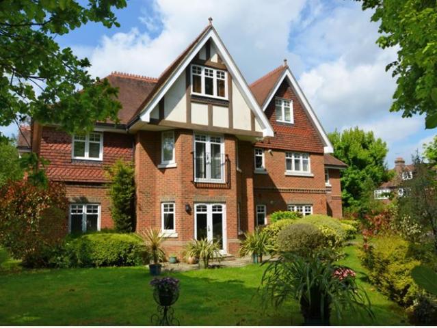 Mark Way, Godalming GU7, 2 bed flat to rent, £1,850 pcm | PrimeLocation