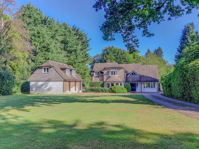 Mark Way, Godalming GU7 6 bed house to rent £8,500 pcm £1,962 pw
