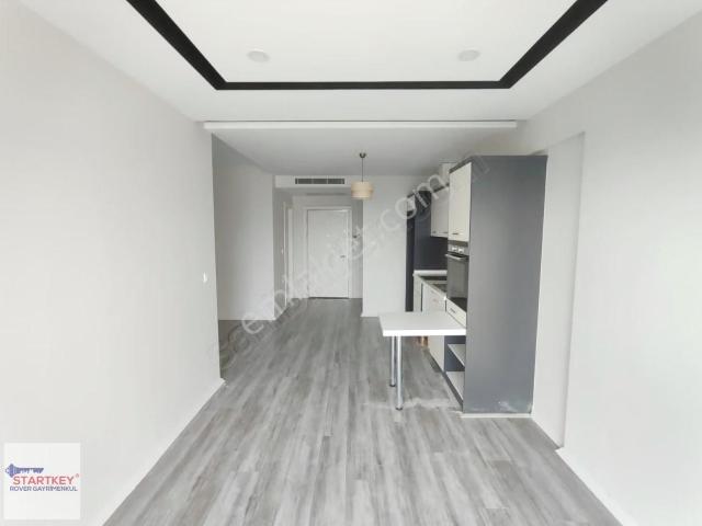 Marka 333 Sitesinde Yeni Boyalı Körfez Ve Havuz Cepheli Kiralık