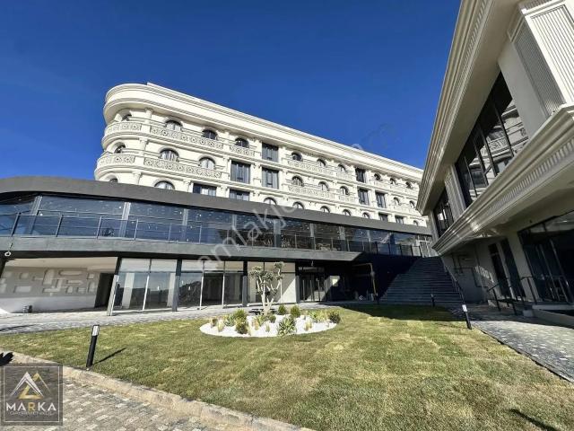 Marka'dan Collesium Yaşam Alanında Eşyalı 1+1 Daire
