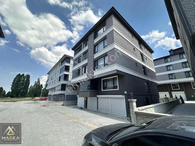 Marka'dan Dumlupınar Mh. Özel Otoparklı İçi Yapılı 2+1 Daire