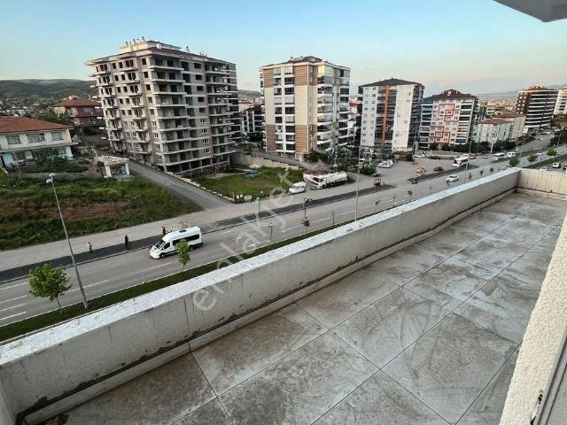 Marka'dan Samsun Bulv. Cephe Satılık 4+1 Daire