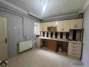 Marka'dan Sanayii Mahallesinde Satılık Giriş Kat 3+1 Daire