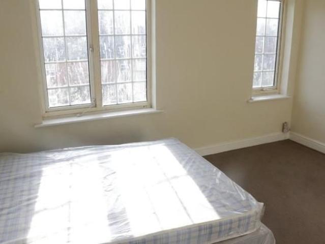 Market Corner, Leamington Spa CV31, 3 bed flat to rent, £1,200 pcm | PrimeLocation