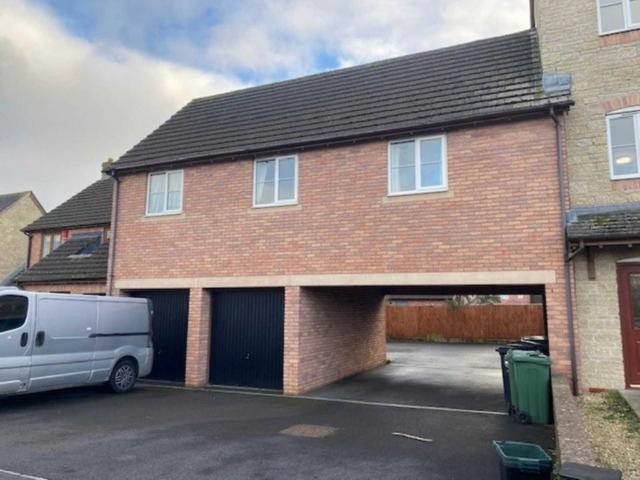 Market Avenue, Weston super Mare 2 bed coach house to rent £1,100 pcm £254 pw