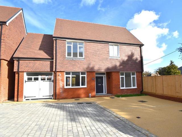 Market Gardens, Fairlight, Hastings 3 bed house to rent £1,750 pcm £404 pw