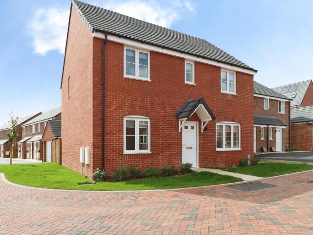 Market Harborough LE16 4 bed detached house to rent £1,750 pcm £404 pw