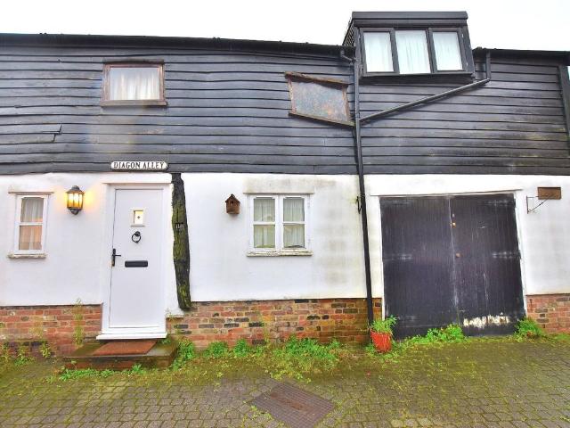 Market Square, Bishop's Stortford CM23, 1 bed terraced house to rent, £1,100 pcm | PrimeLocation