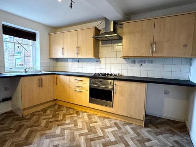 Market Square, Wellington, Telford. 2 bed apartment to rent £895 pcm £207 pw