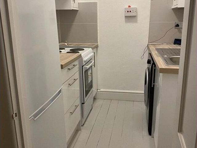 Market Square, Winslow MK18, 1 bed flat to rent, £870 pcm | PrimeLocation