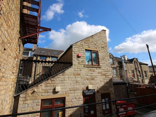 Market Street, Milnsbridge, Huddersfield HD3, 1 bed flat to rent, £350 pcm | PrimeLocation