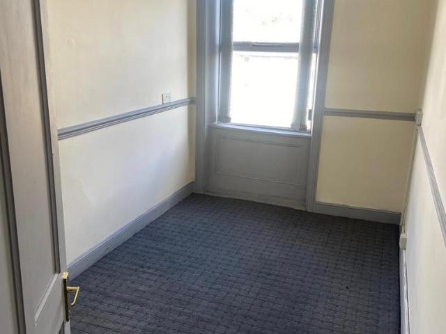 Market Street, Milnsbridge HD3 3 bed flat to rent £850 pcm £196 pw