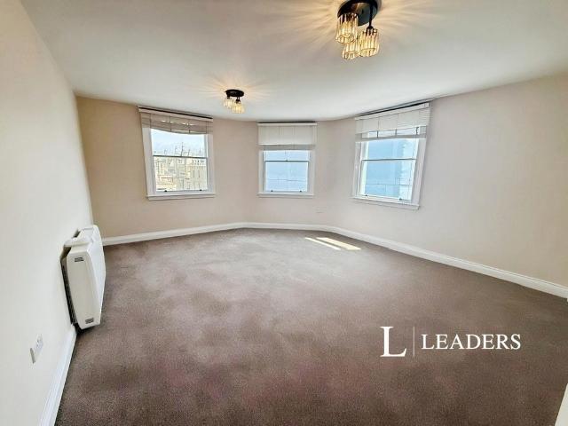 Market Street, Brighton, East Sussex. 3 bed flat to rent £2,250 pcm £519 pw