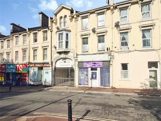 Market Street, Devon TQ1 2 bed flat to rent £725 pcm £167 pw
