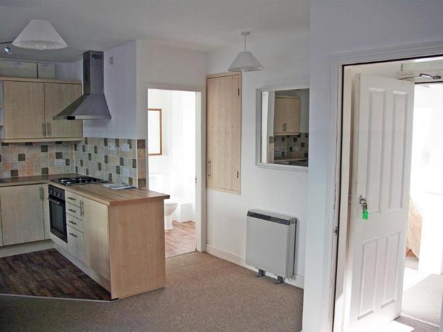 Market Street, Haverfordwest 1 bed flat to rent £600 pcm £138 pw