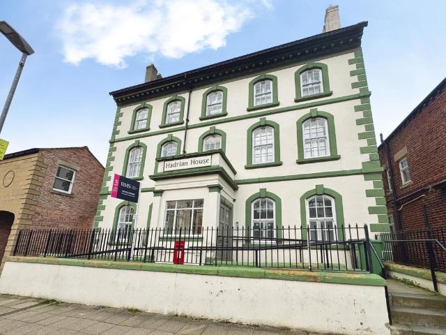 Market Street, Hexham NE46, 2 bed flat to rent, £850 pcm | PrimeLocation