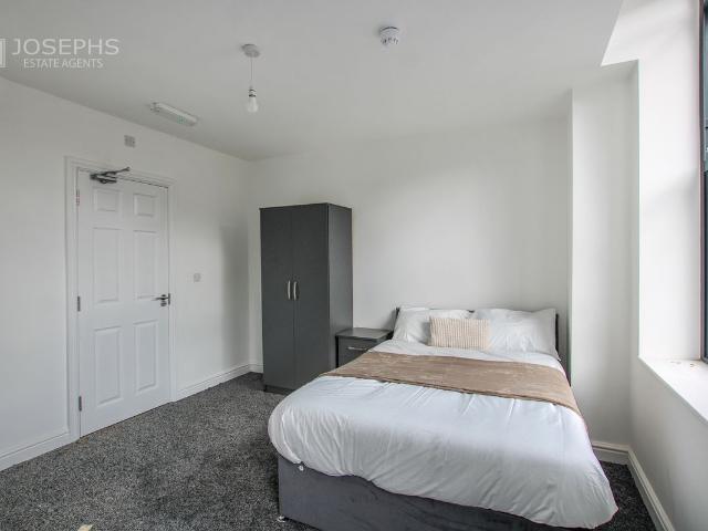 Market Street, Leigh WN7, 1 bed flat to rent, £600 pcm | PrimeLocation