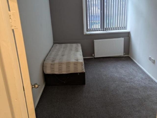 Market Street, Leigh WN7, 3 bed flat to rent, £950 pcm | PrimeLocation