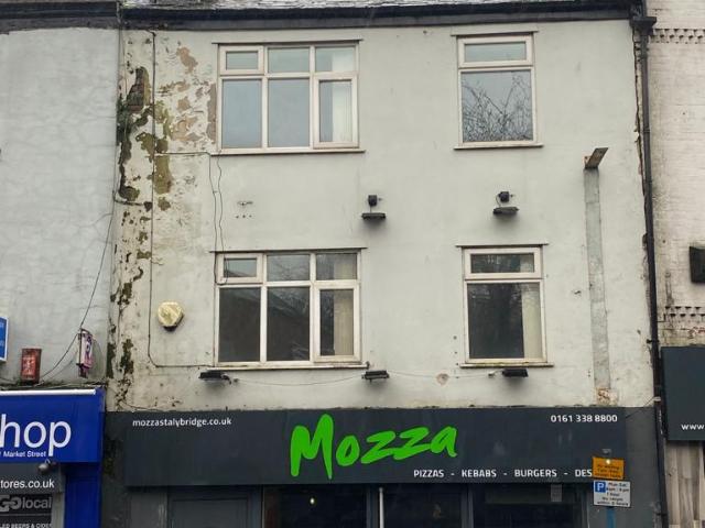 Market Street, Stalybridge, Cheshire. 2 bed flat to rent £750 pcm £173 pw