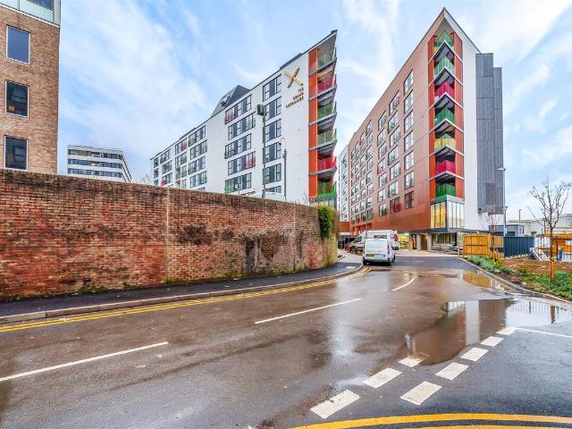 Market Street, The Grande Exchange, Bracknell RG12, 1 bed flat to rent, £1,450 pcm | PrimeLocation