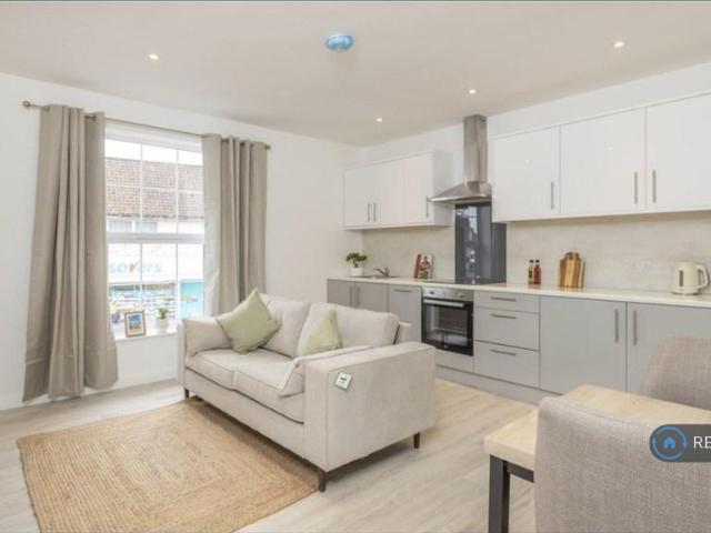 Market Street, Wymondham, NR18 1 bed flat to rent £900 pcm £208 pw