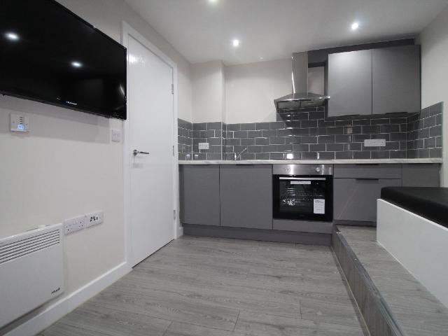 Market Street West Flat, Preston, Lancashire PR1, 2 bed flat to rent, £795 pcm | PrimeLocation