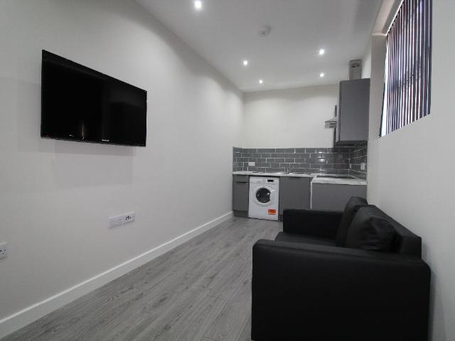 Market Street West Flat, Preston, Lancashire PR1, 2 bed flat to rent, £520 pppm | PrimeLocation