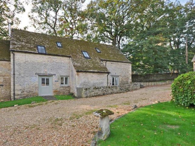 Church Farm, Cheltenham GL54 2 bed barn conversion to rent £2,250 pcm £519 pw