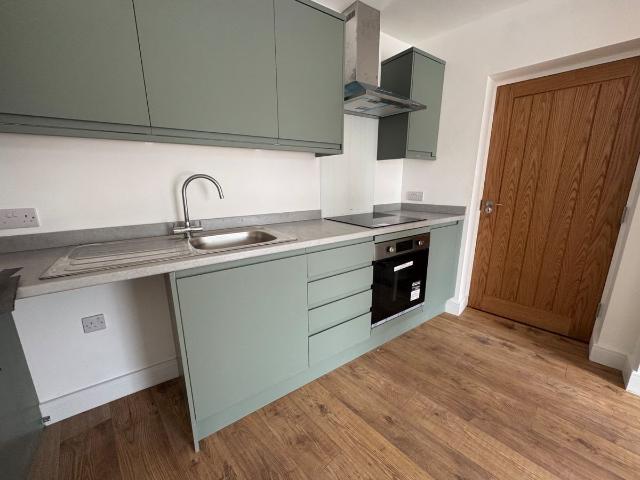 Market Place, Bingham, Nottingham, Nottinghamshire NG13, 2 bed flat to rent, £1,050 pcm | PrimeLocation