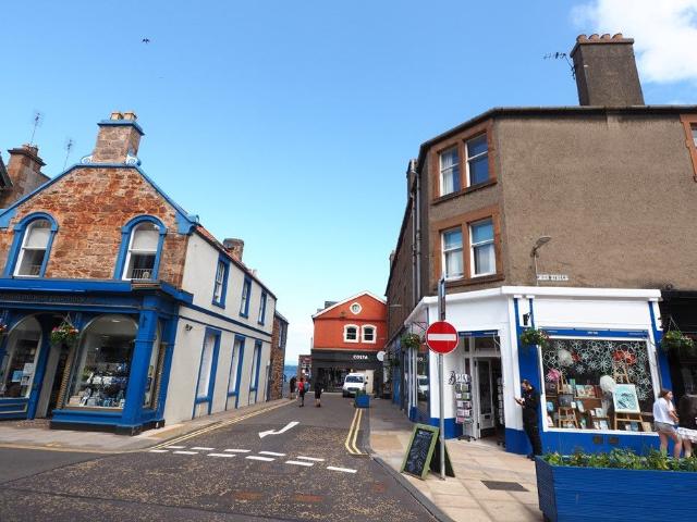 Market Place, East Lothian, North Berwick EH39, 3 bed flat to rent, £1,250 pcm | PrimeLocation