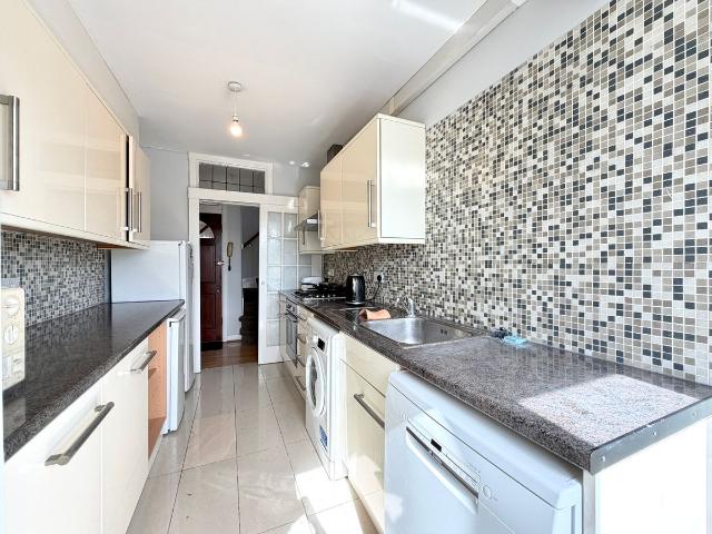 Market Place, Falloden Way, London NW11, 4 bed maisonette to rent, £2,450 pcm | PrimeLocation