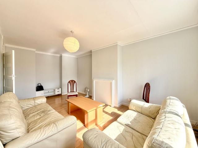 Market Place, Falloden Way, London NW11, 4 bed maisonette to rent, £2,450 pcm | PrimeLocation