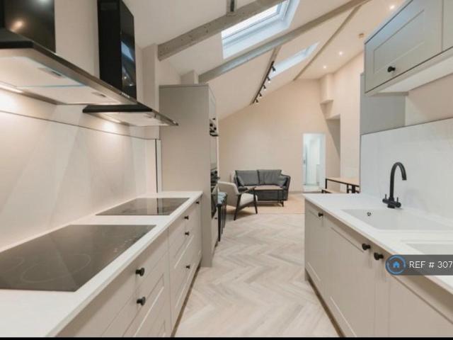 Market Place, Frome, BA11 1 bed in a house share to rent £675 pcm £156 pw