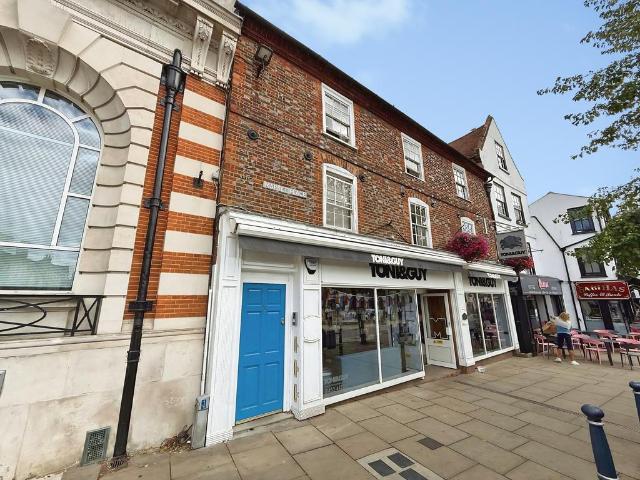 Market Place, Hitchin, SG5 3 bed character property to rent £2,250 pcm £519 pw