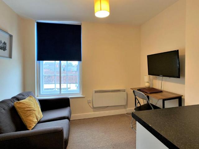 Market Place, Wantage 1 bed flat to rent £850 pcm £196 pw