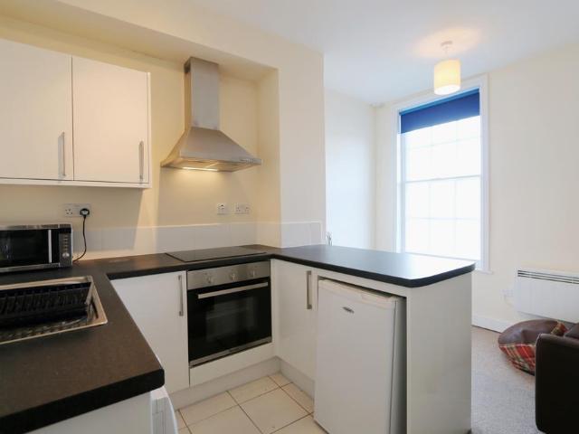 Market Place, Wantage 1 bed flat to rent £925 pcm £213 pw