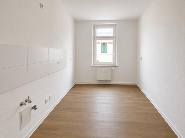 Markkleeberg 3 Zimmer Wohnung – lichtdurchflutet, neu saniert, Badewanne